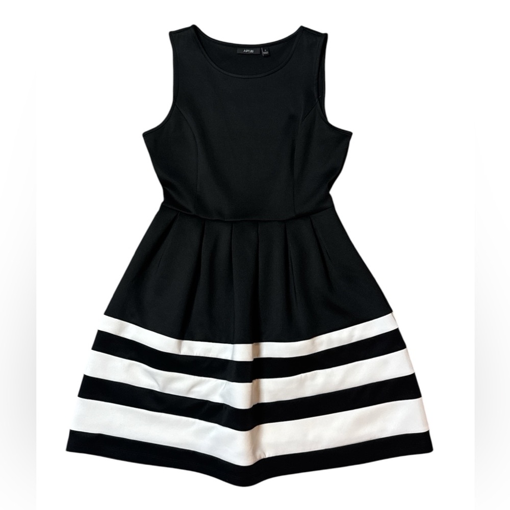 Apt 9 Women’s Black and White Sleeveless Fit-and-Flare Dress, size 8 - Picture 2 of 6